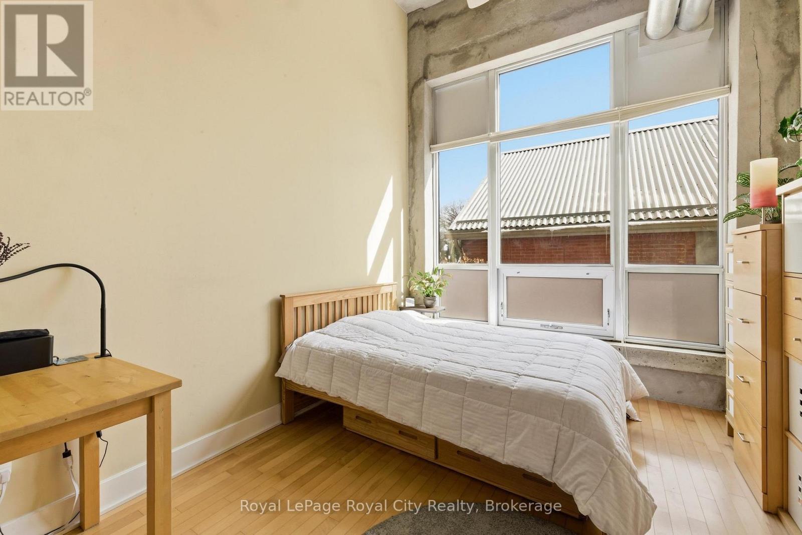 108 - 26 Ontario Street, Guelph (St. Patrick'S Ward), ON - Indoor Photo Showing Bedroom