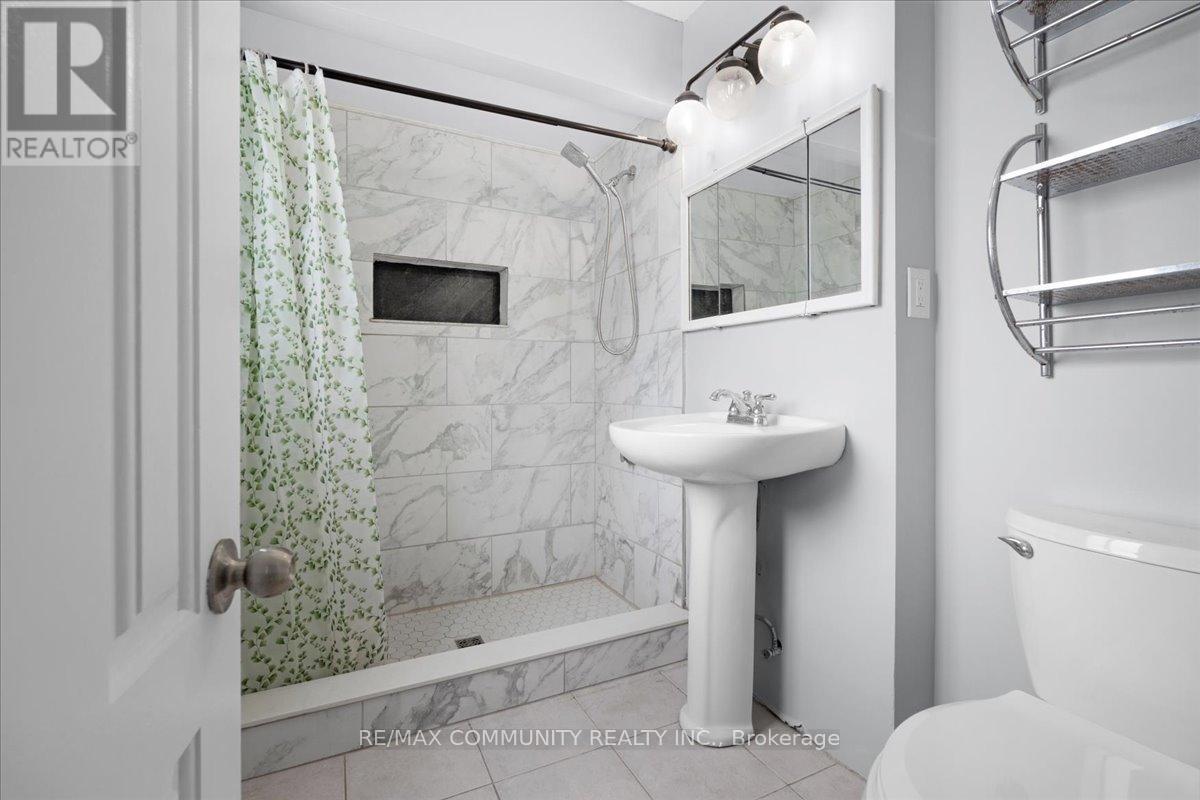 83 Exeter Road, Ajax, ON - Indoor Photo Showing Bathroom