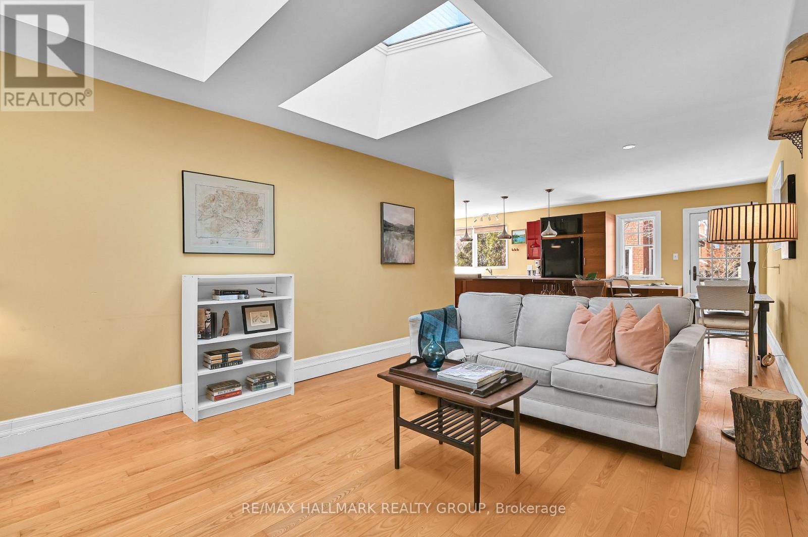Main Floor - Family Room - 9 Rock Avenue, Ottawa, ON - Indoor Photo Showing Living Room