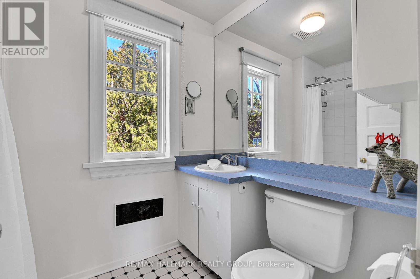 2nd Floor - Bathroom (4 piece) - 9 Rock Avenue, Ottawa, ON - Indoor Photo Showing Bathroom