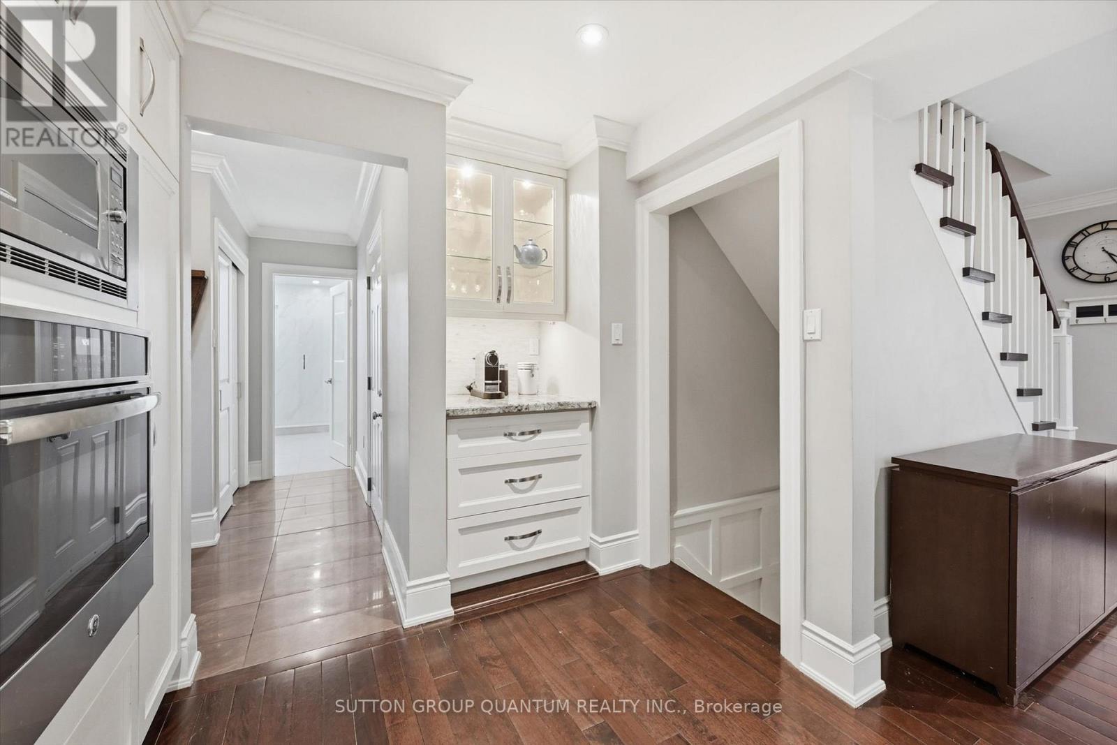 383 Cosburn Crescent, Burlington, ON - Indoor