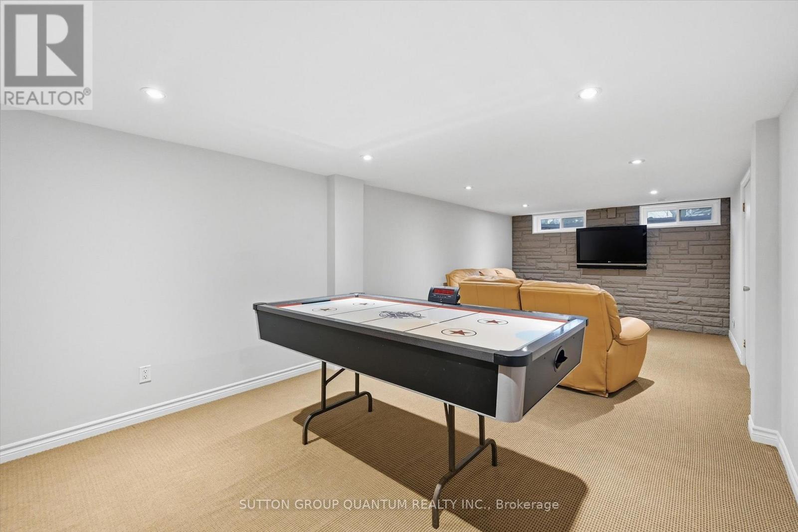 383 Cosburn Crescent, Burlington, ON - Indoor Photo Showing Other Room