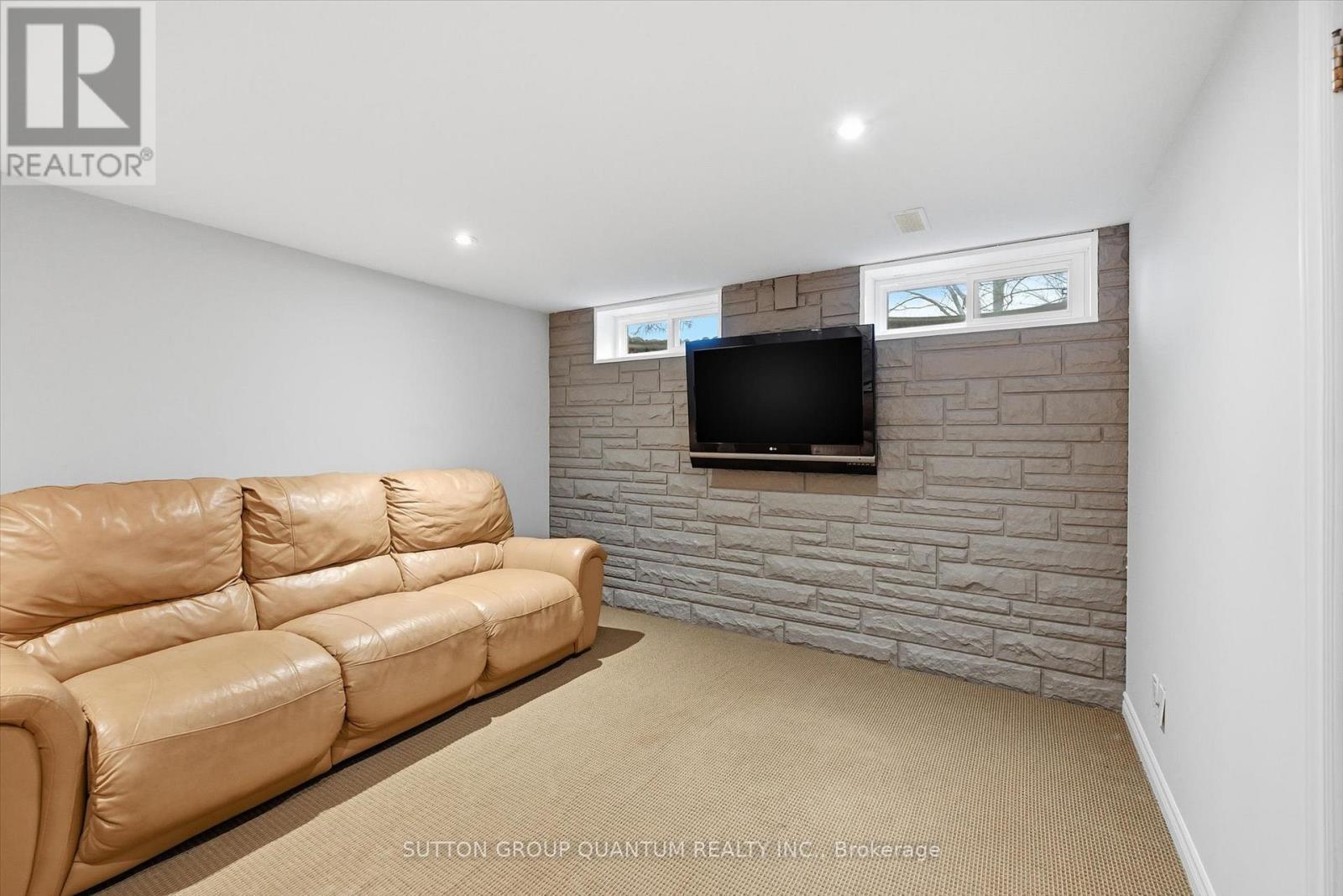 383 Cosburn Crescent, Burlington, ON - Indoor Photo Showing Basement