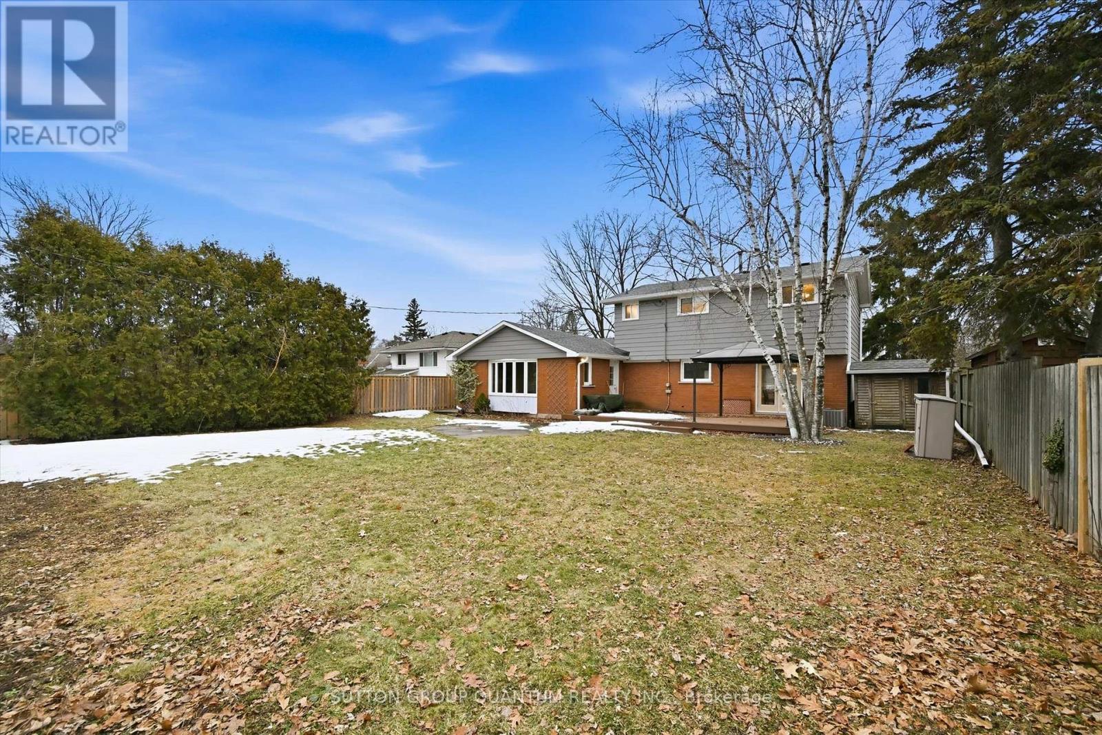383 Cosburn Crescent, Burlington, ON - Outdoor