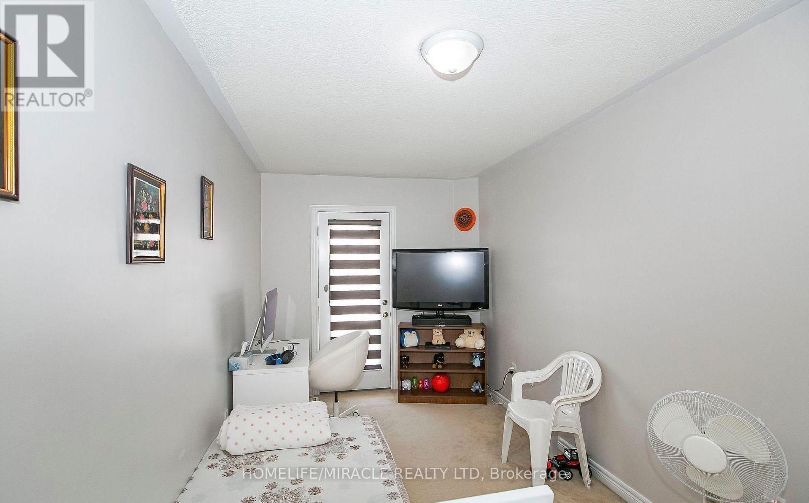 29 Dewridge Court, Brampton, ON - Indoor Photo Showing Other Room