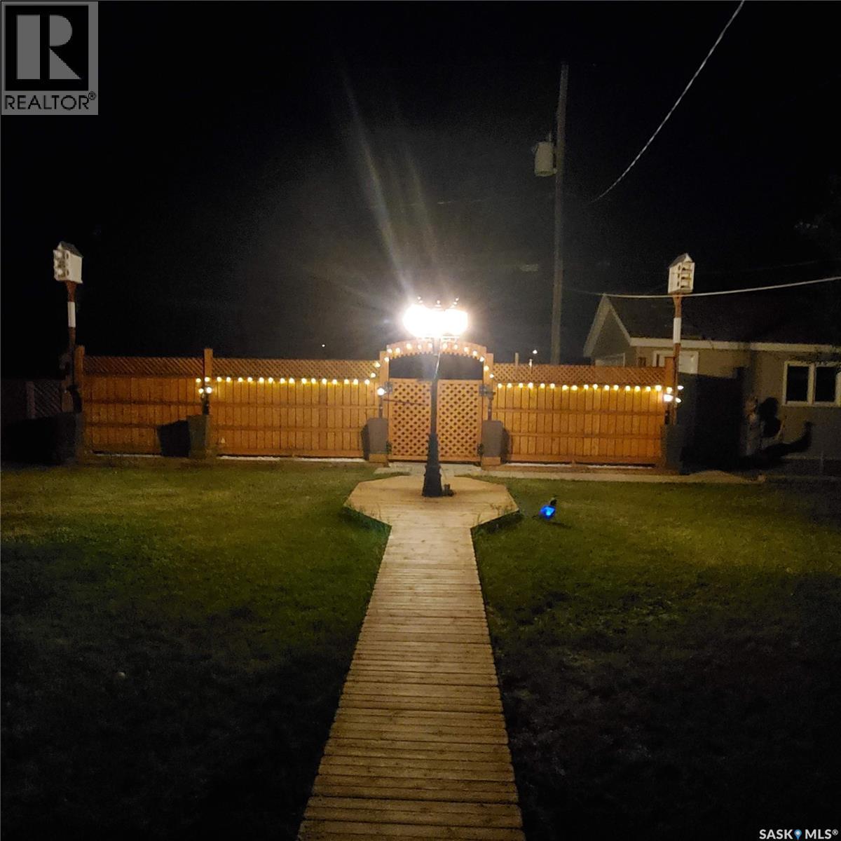 122 Main Street, Radisson, SK - Outdoor