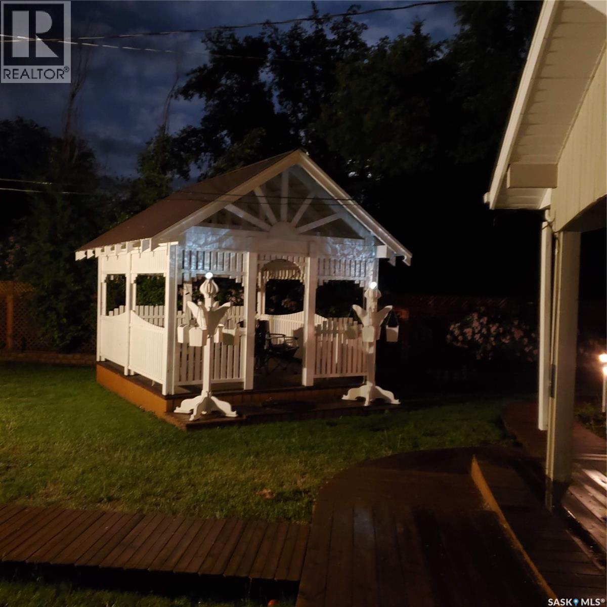 122 Main Street, Radisson, SK - Outdoor