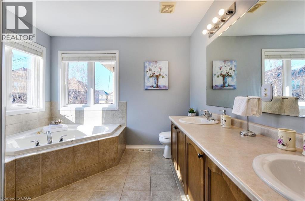 4689 Bracknell Road, Burlington, ON - Indoor Photo Showing Bathroom