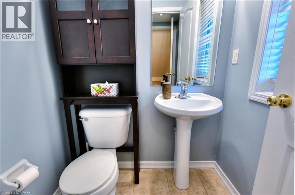 4689 Bracknell Road, Burlington, ON - Indoor Photo Showing Bathroom