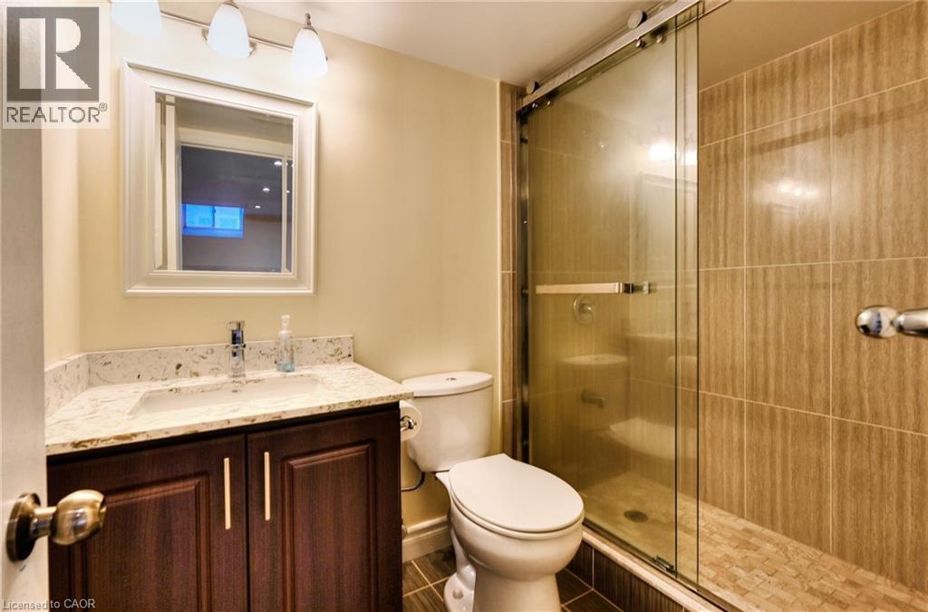 4689 Bracknell Road, Burlington, ON - Indoor Photo Showing Bathroom