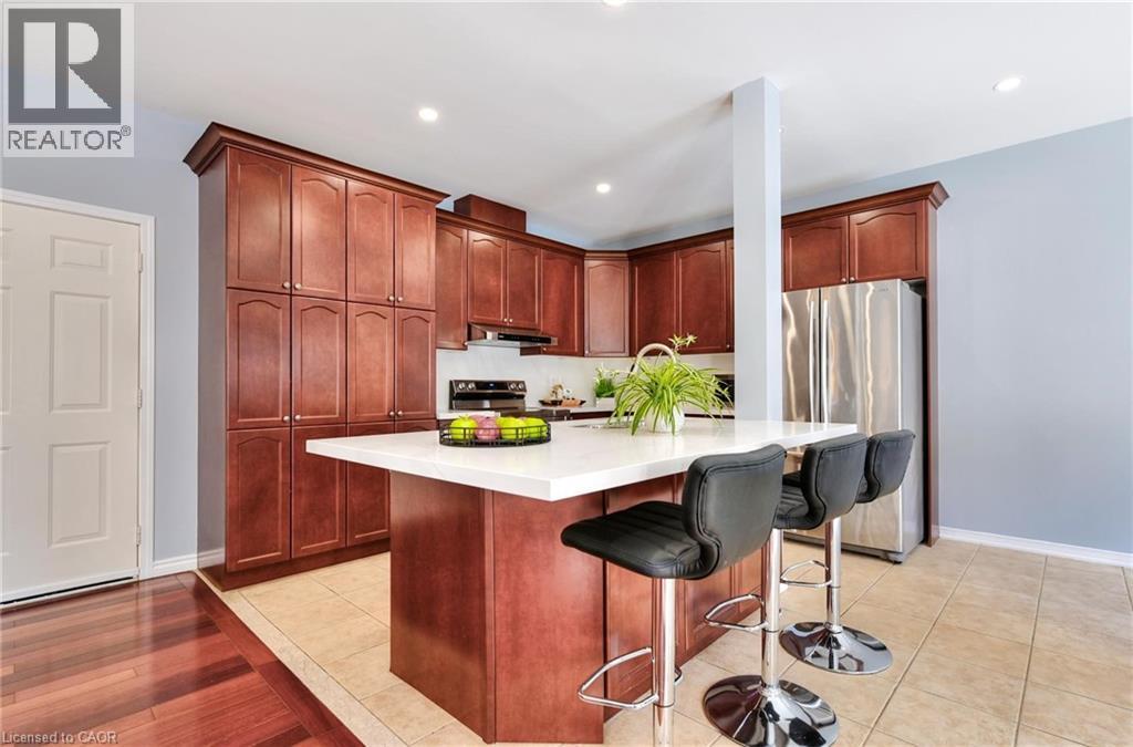 4689 Bracknell Road, Burlington, ON - Indoor Photo Showing Kitchen