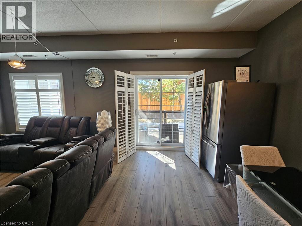 308 Watson Parkway N Unit# 102, Guelph, ON - Indoor Photo Showing Kitchen With Double Sink