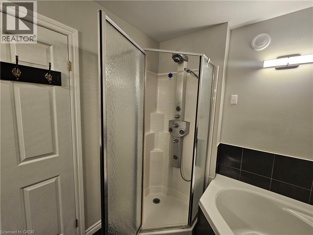 308 Watson Parkway N Unit# 102, Guelph, ON - Indoor Photo Showing Bathroom