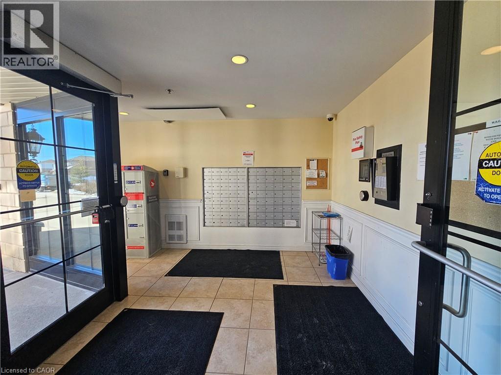 308 Watson Parkway N Unit# 102, Guelph, ON - Indoor Photo Showing Other Room
