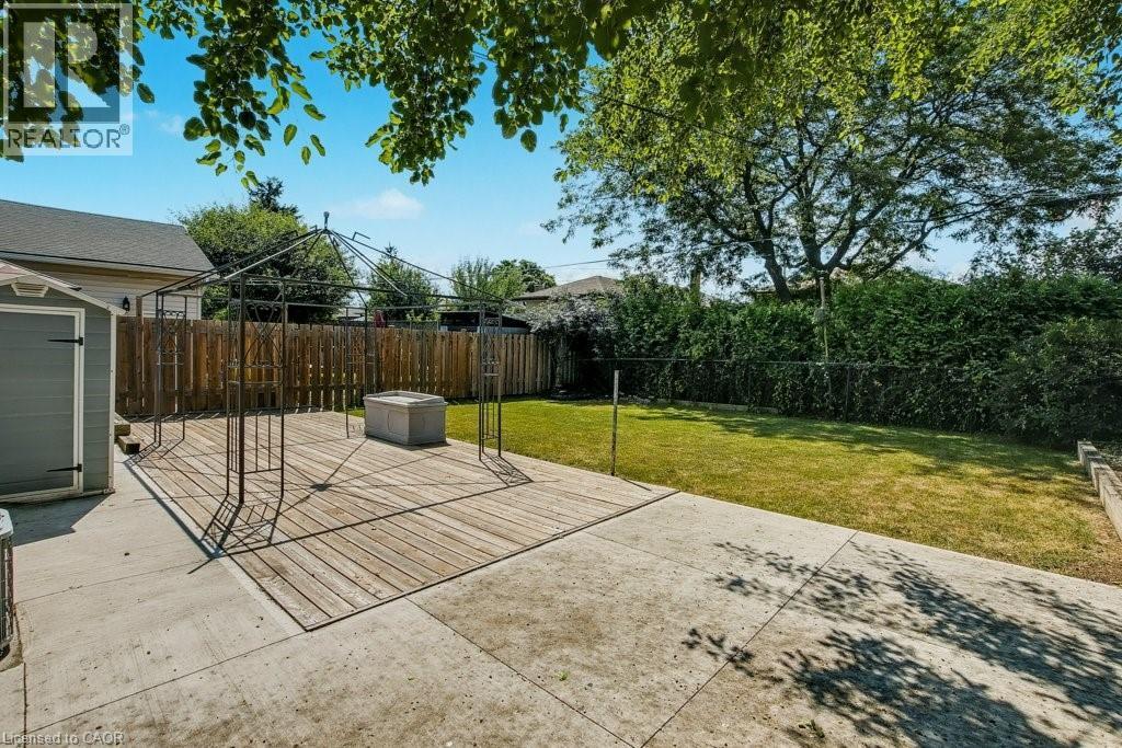 111 Castlefield Drive, Hamilton, ON - Outdoor