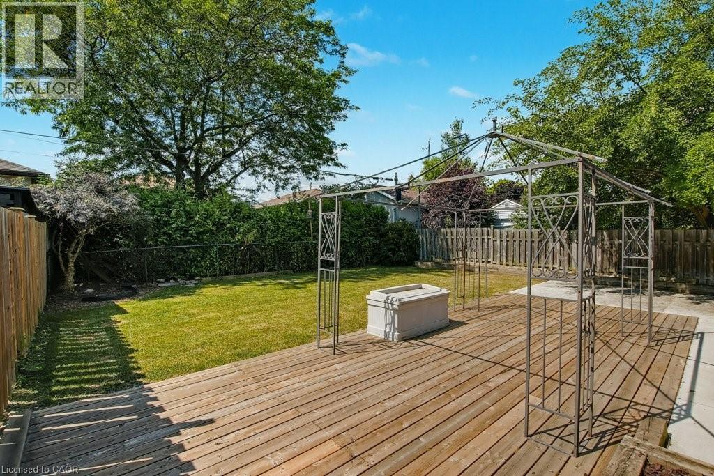 111 Castlefield Drive, Hamilton, ON - Outdoor With Deck Patio Veranda