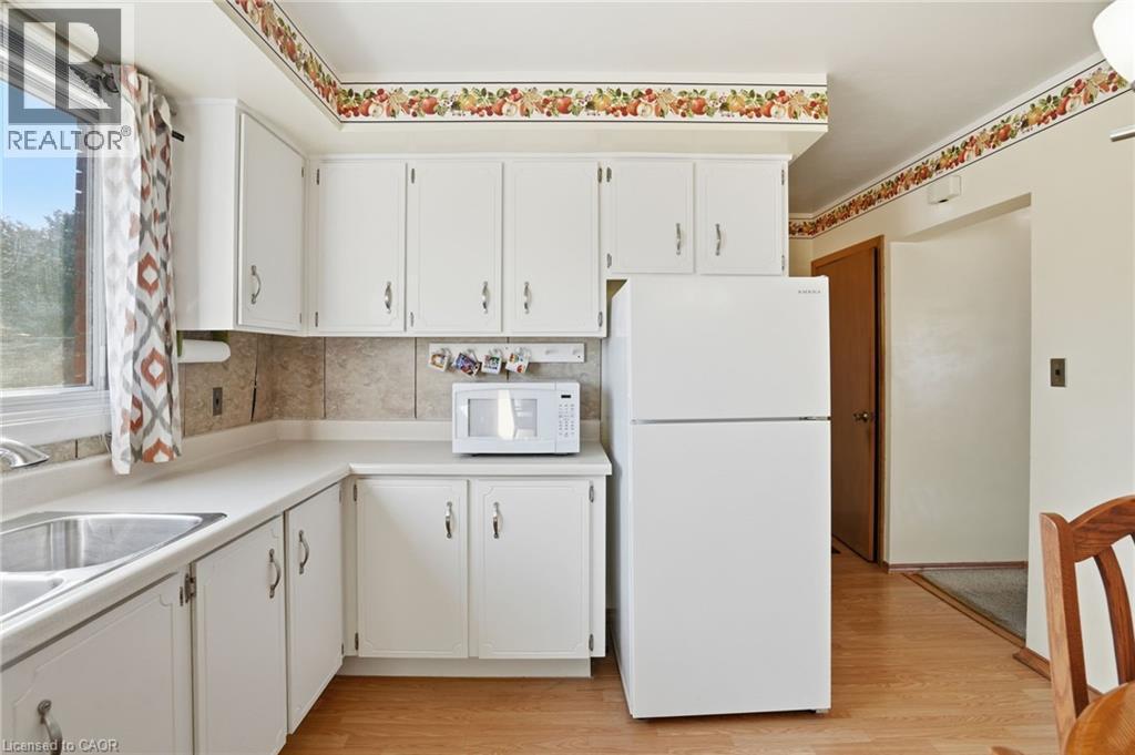 55 Champlain Avenue, Hamilton, ON - Indoor Photo Showing Kitchen