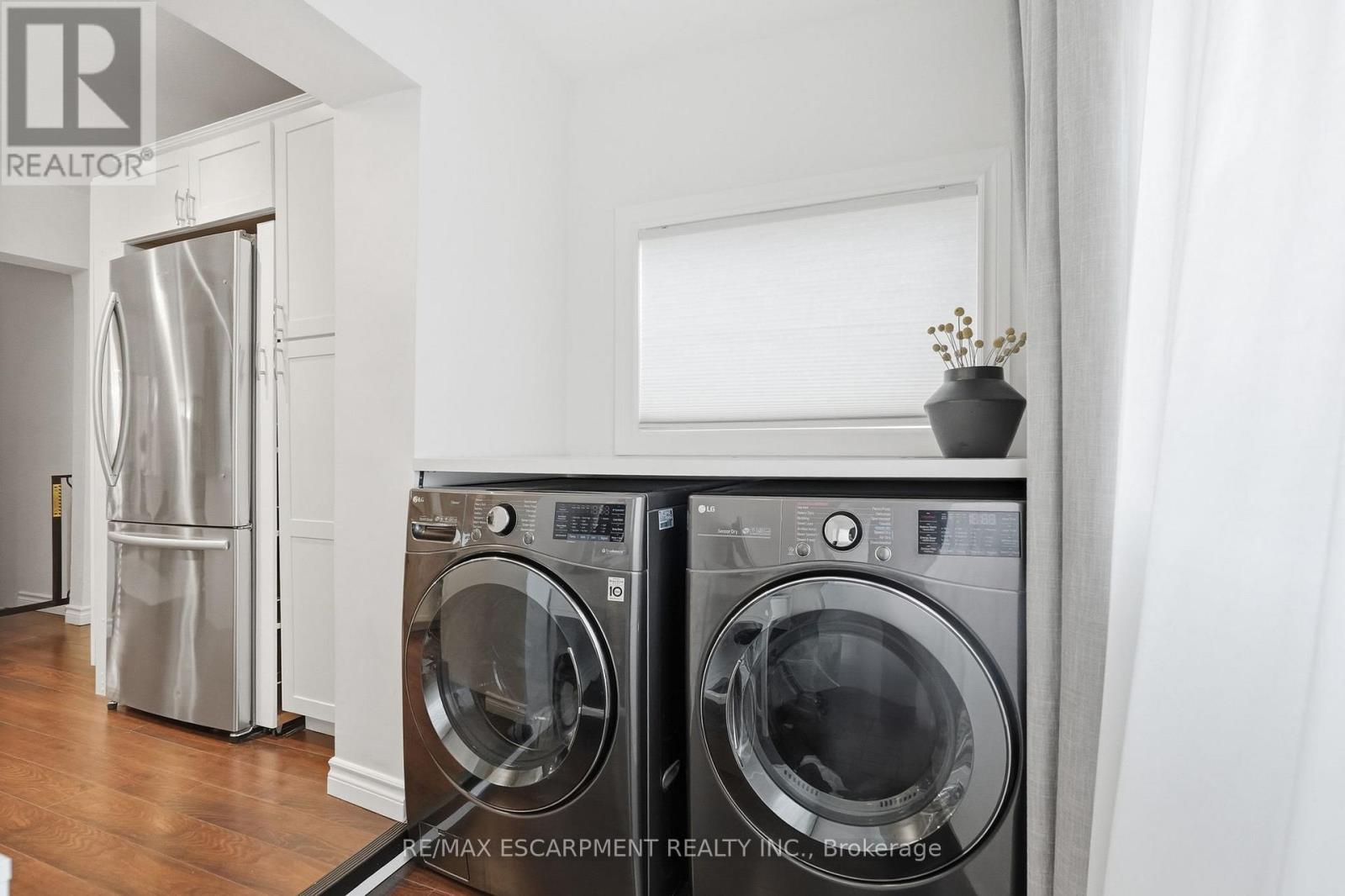 44 Whitfield Avenue, Hamilton, ON - Indoor Photo Showing Laundry Room