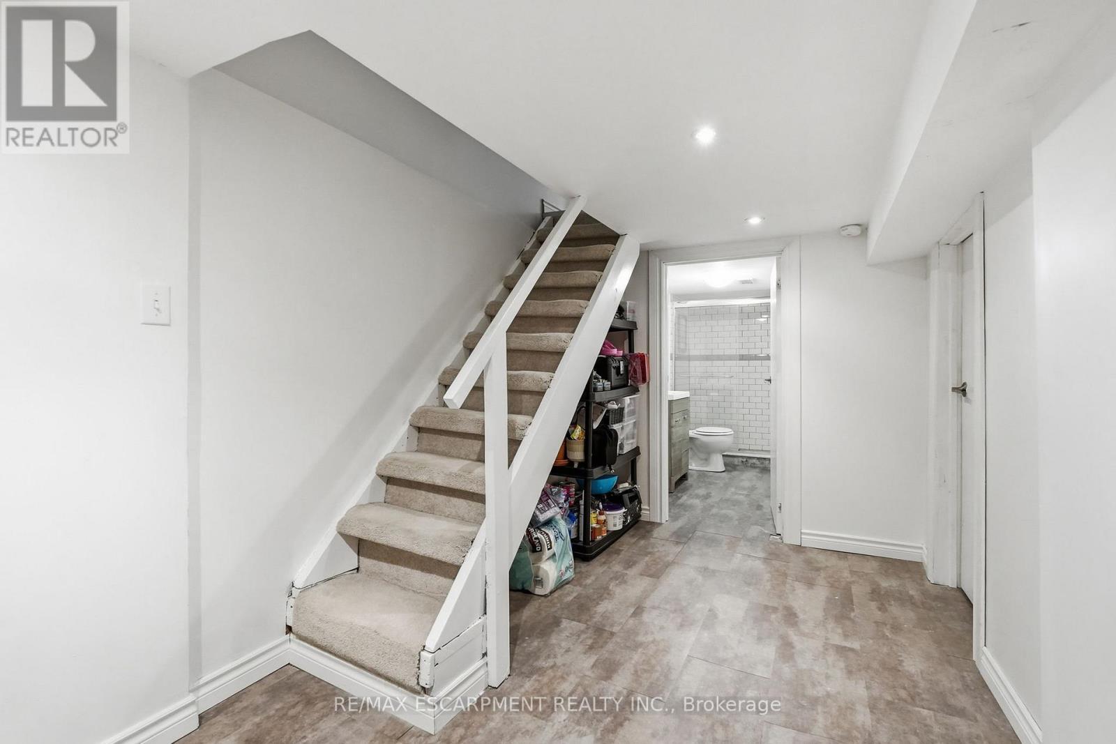 44 Whitfield Avenue, Hamilton, ON - Indoor Photo Showing Other Room