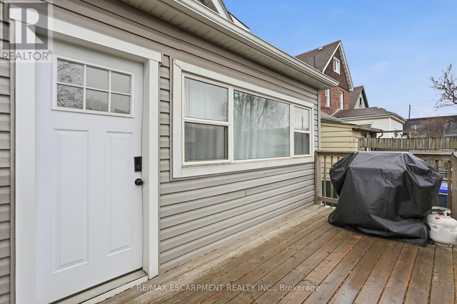 44 Whitfield Avenue, Hamilton, ON - Outdoor With Exterior