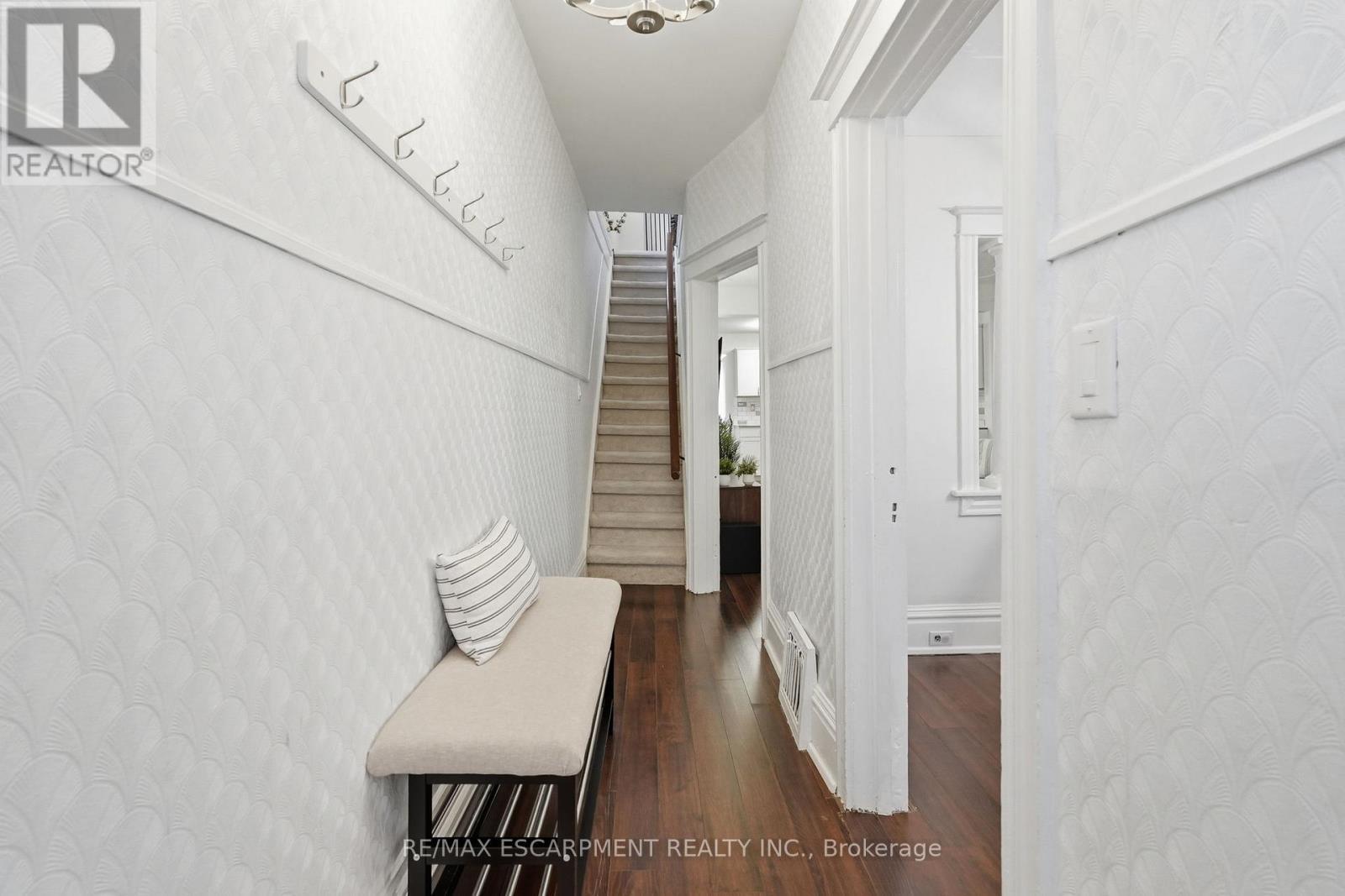 44 Whitfield Avenue, Hamilton, ON - Indoor Photo Showing Other Room