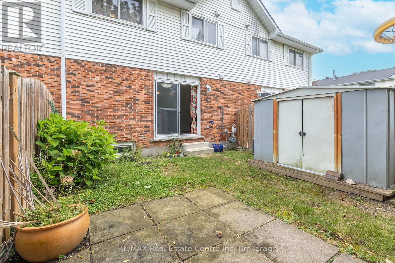74 - 129 Victoria Road N, Guelph (Grange Road), ON - Outdoor With Exterior