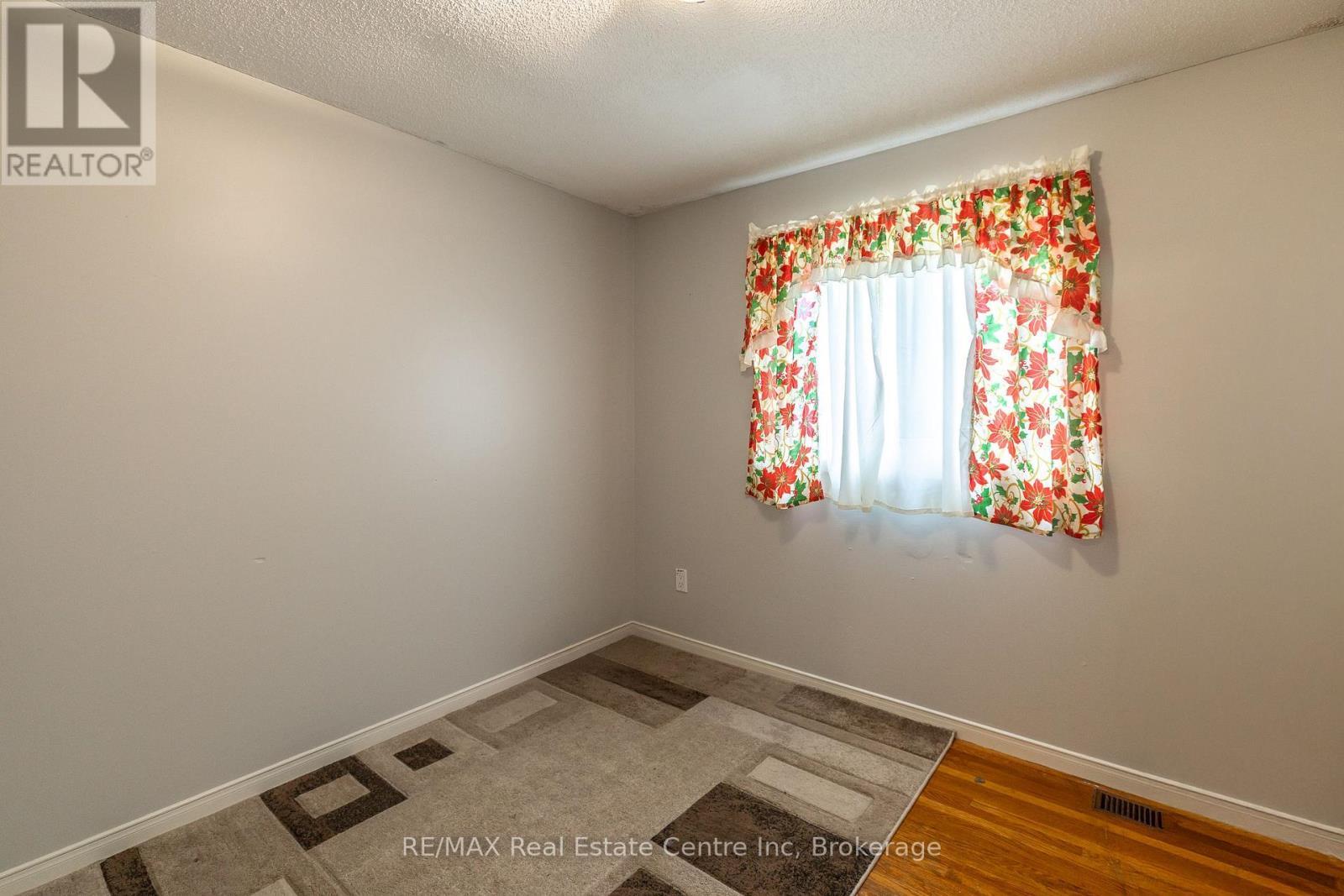 74 - 129 Victoria Road N, Guelph (Grange Road), ON - Indoor Photo Showing Other Room