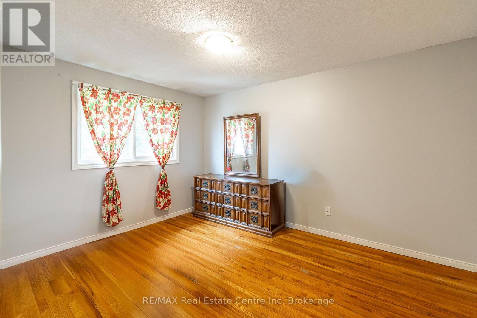 74 - 129 Victoria Road N, Guelph (Grange Road), ON - Indoor Photo Showing Other Room