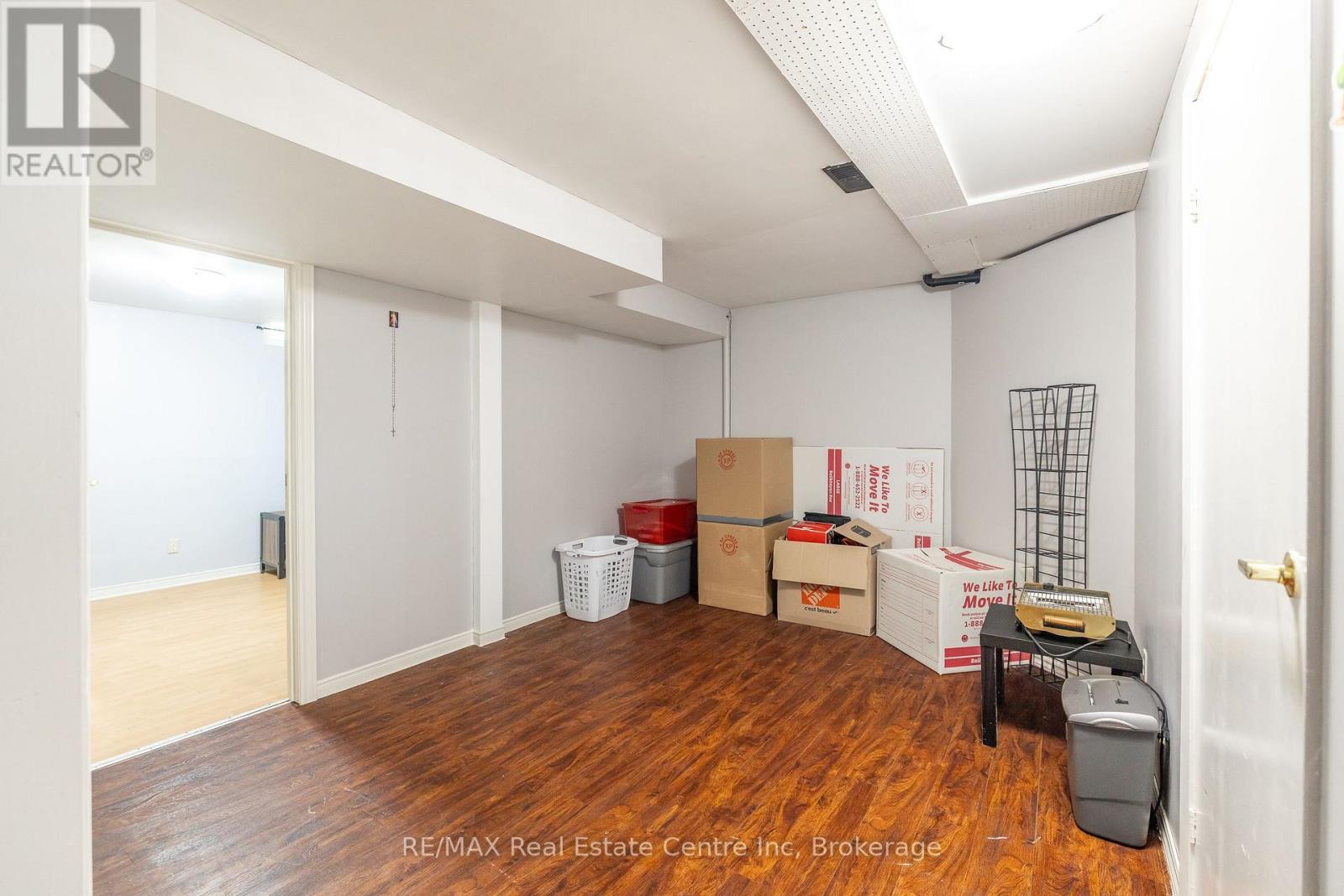 74 - 129 Victoria Road N, Guelph (Grange Road), ON - Indoor