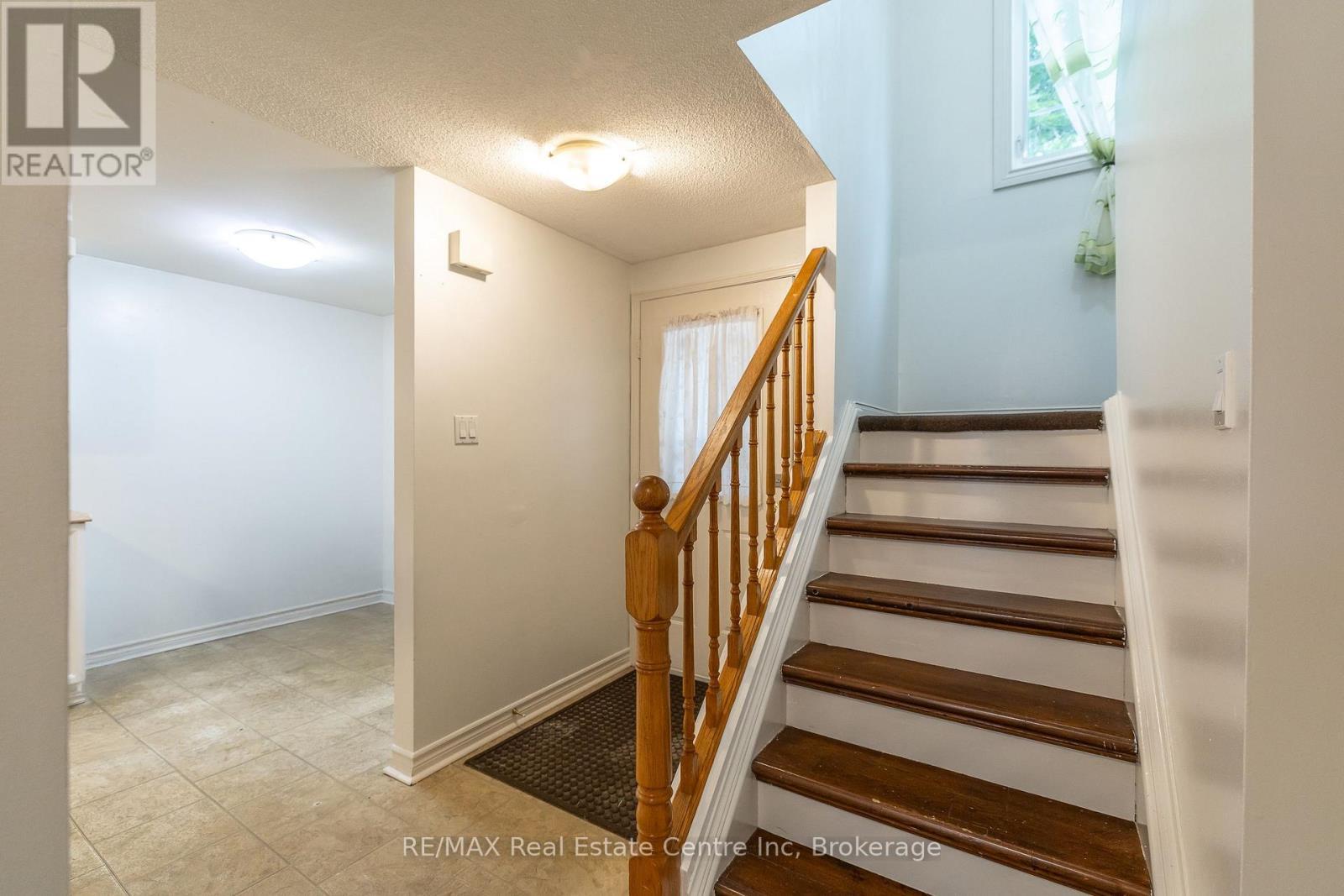 74 - 129 Victoria Road N, Guelph (Grange Road), ON - Indoor Photo Showing Other Room