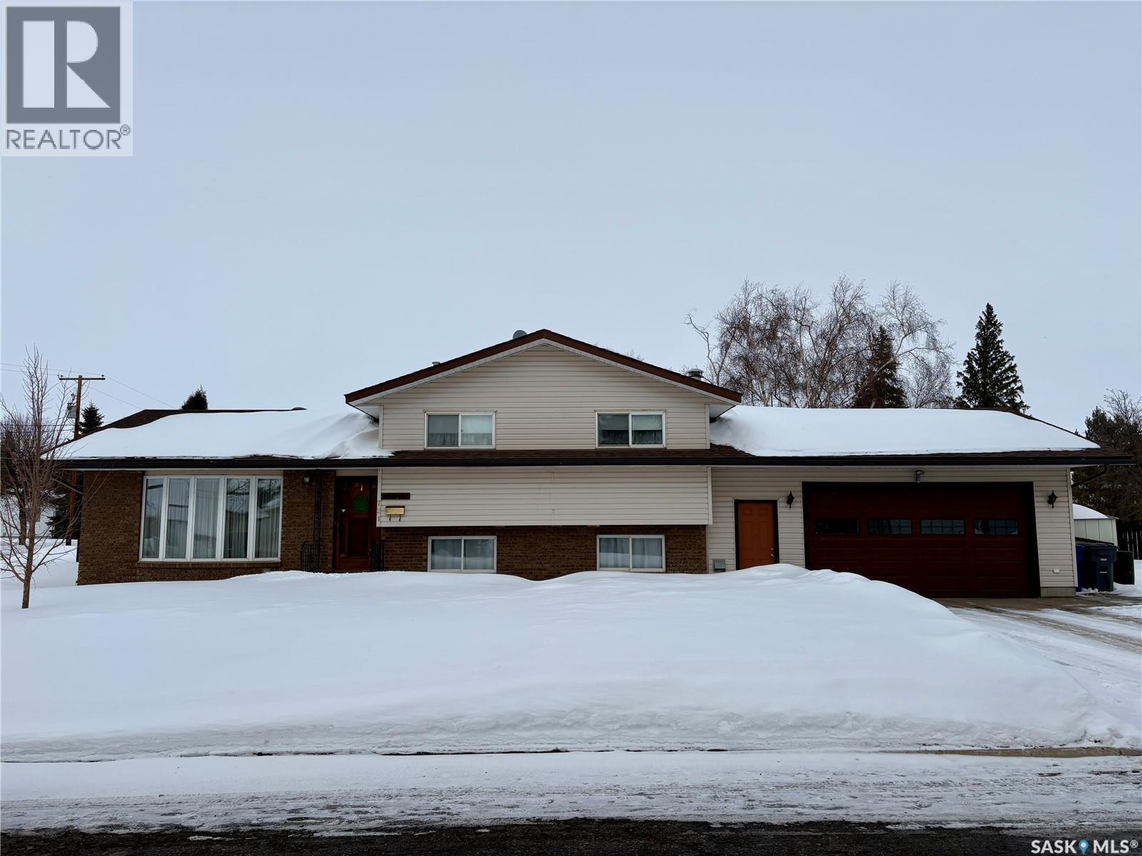 721 6Th Avenue, Rosthern, SK - Outdoor With Facade