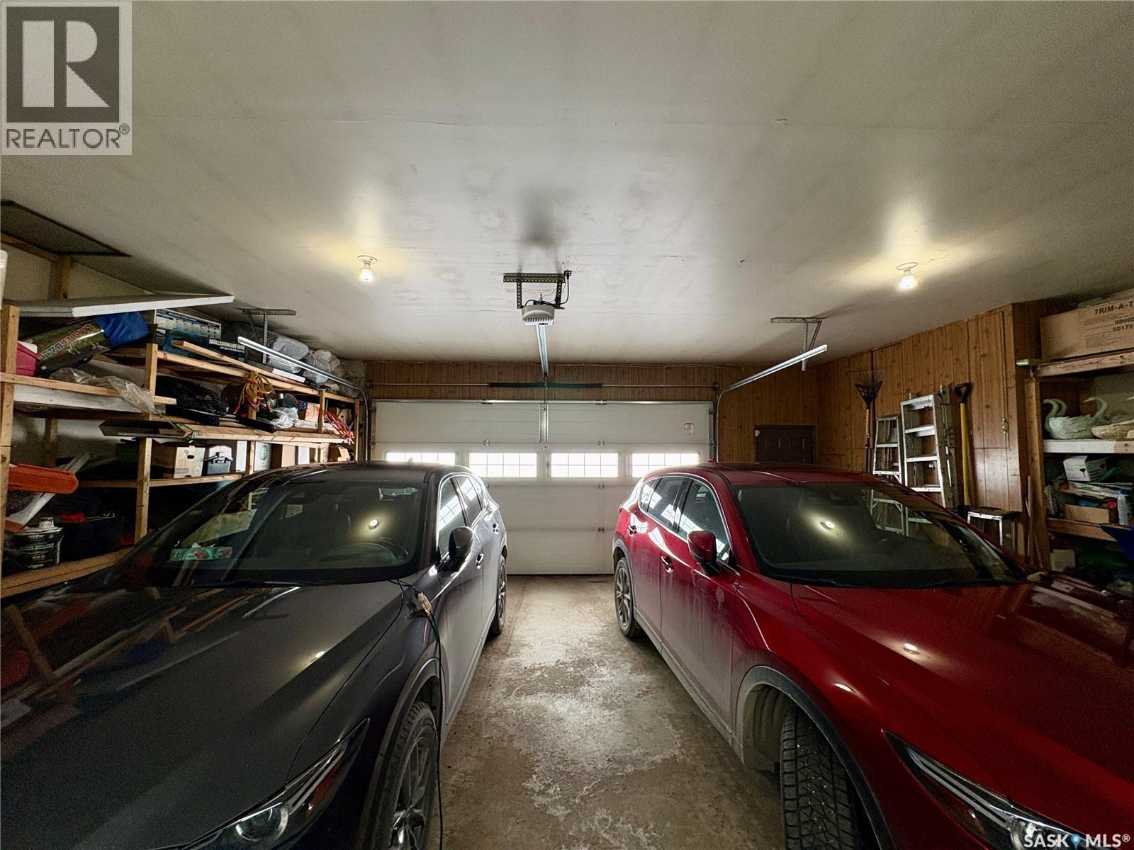 721 6Th Avenue, Rosthern, SK - Indoor Photo Showing Garage
