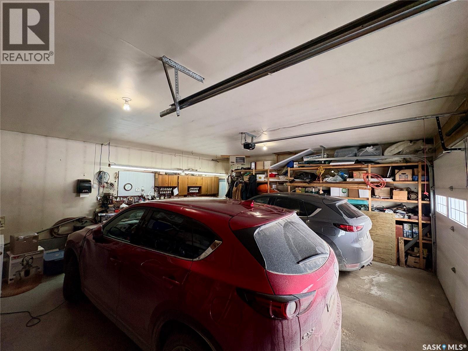 721 6Th Avenue, Rosthern, SK - Indoor Photo Showing Garage