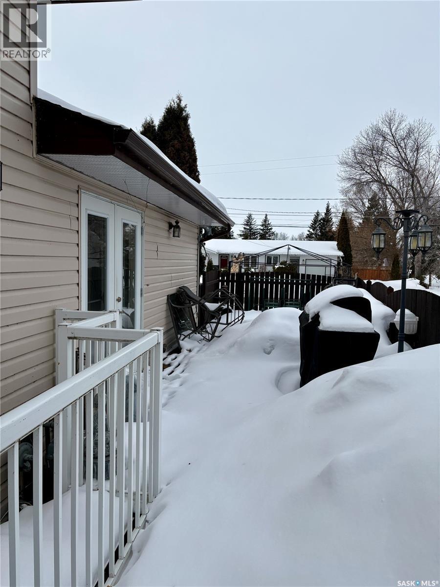 721 6Th Avenue, Rosthern, SK - Outdoor With Deck Patio Veranda With Exterior