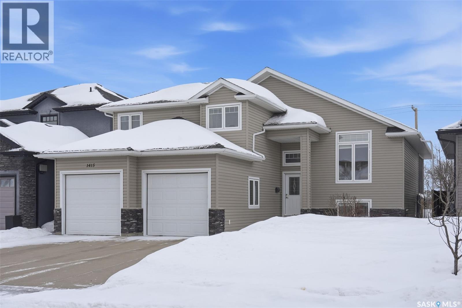 1415 Paton Crescent, Saskatoon, SK - Outdoor With Facade