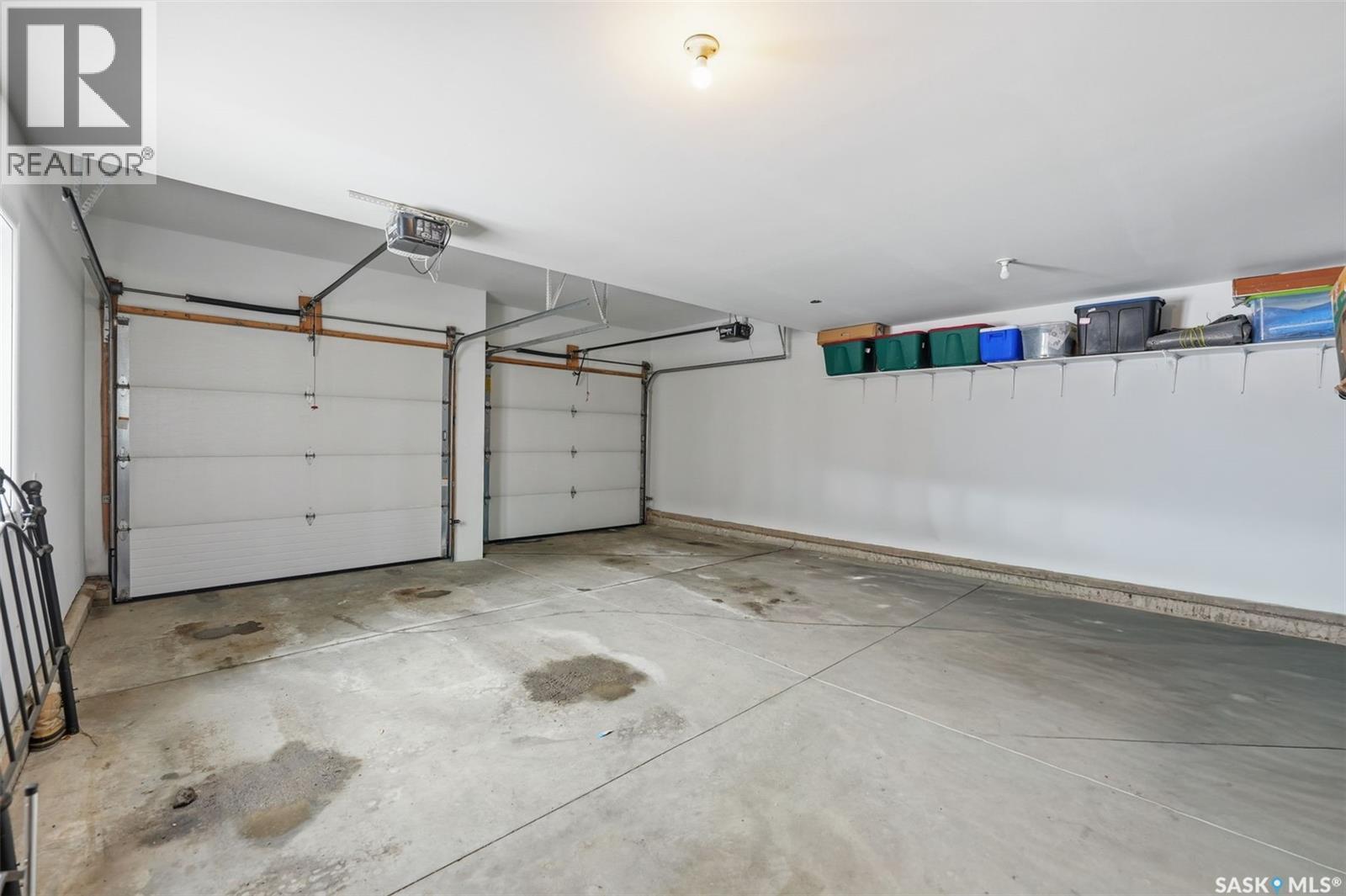 1415 Paton Crescent, Saskatoon, SK - Indoor Photo Showing Garage