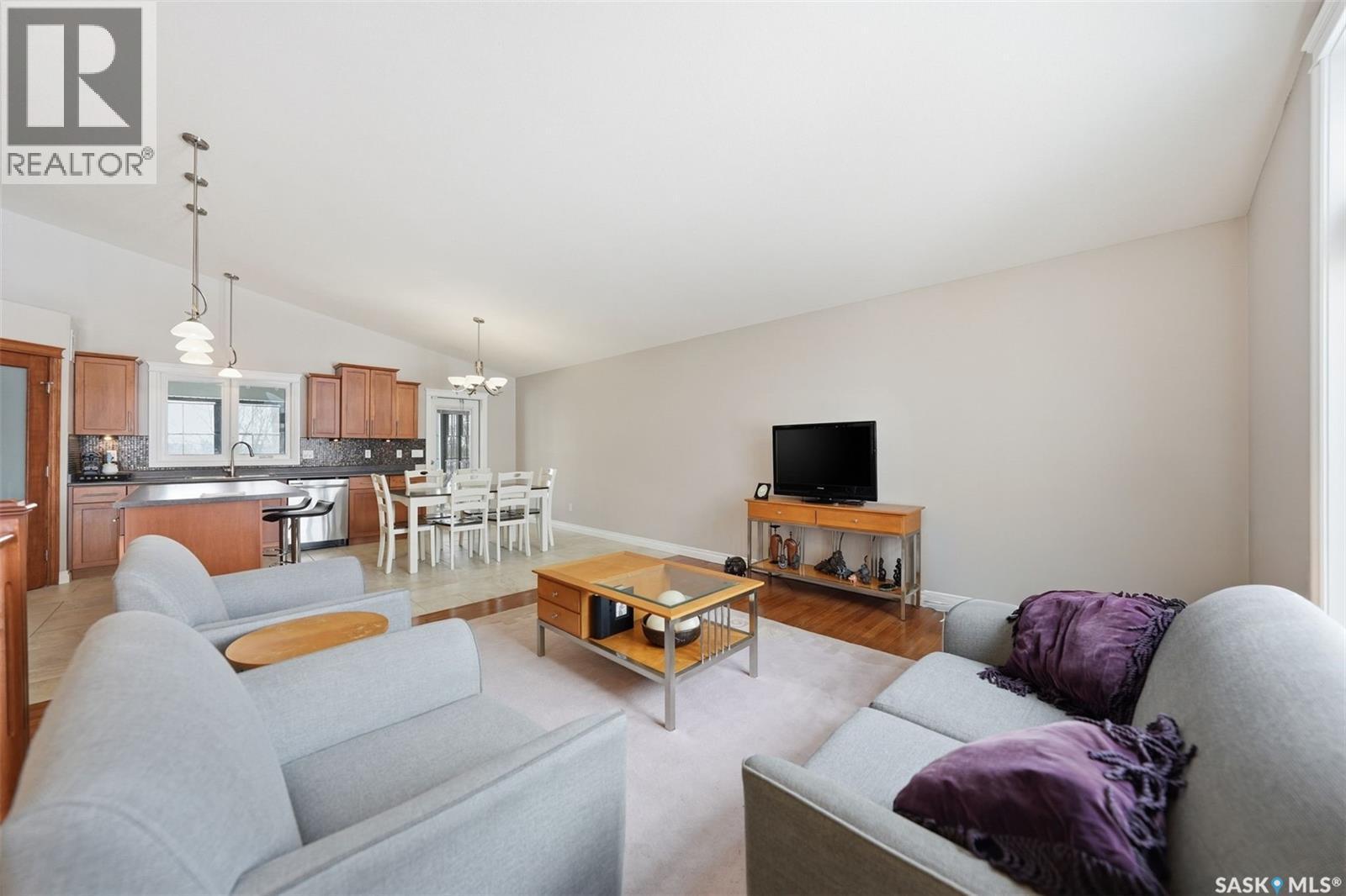 1415 Paton Crescent, Saskatoon, SK - Indoor Photo Showing Living Room
