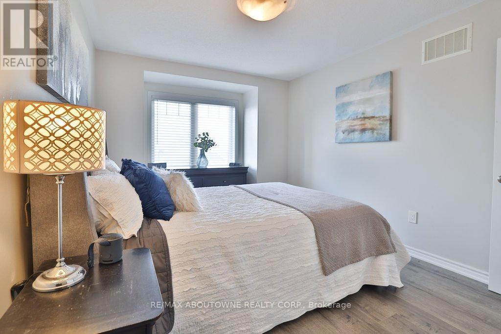 1133 Duignan Crescent, Milton, ON - Indoor Photo Showing Bedroom