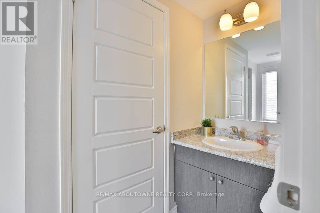 1133 Duignan Crescent, Milton, ON - Indoor Photo Showing Bathroom