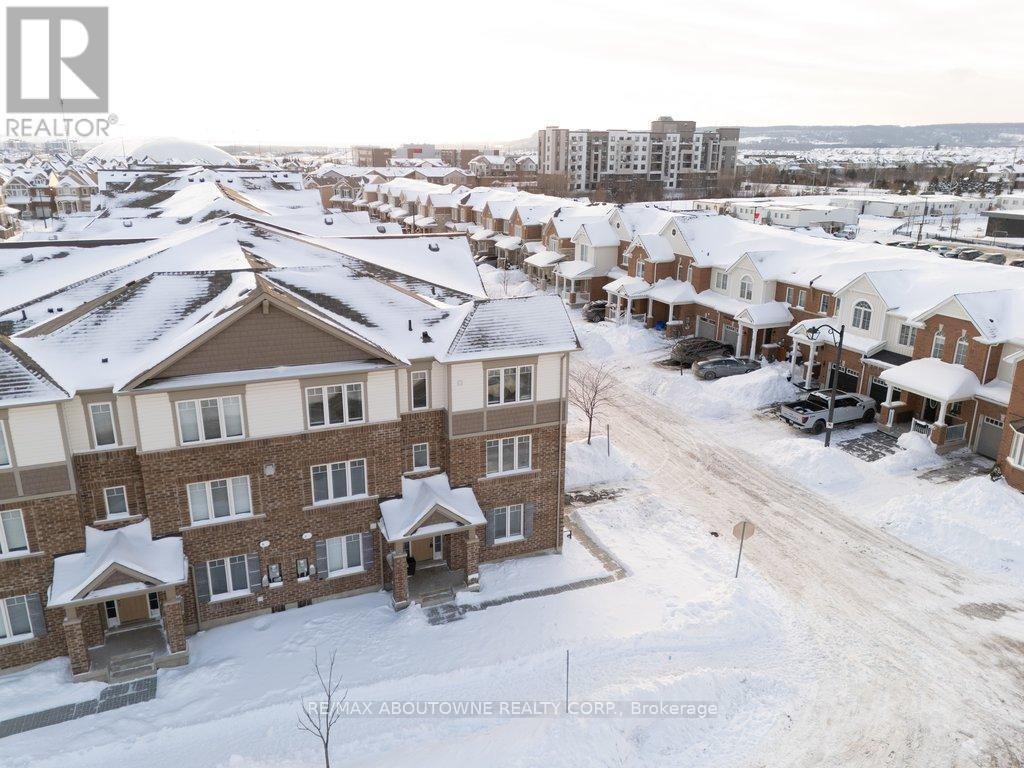 1133 Duignan Crescent, Milton, ON - Outdoor