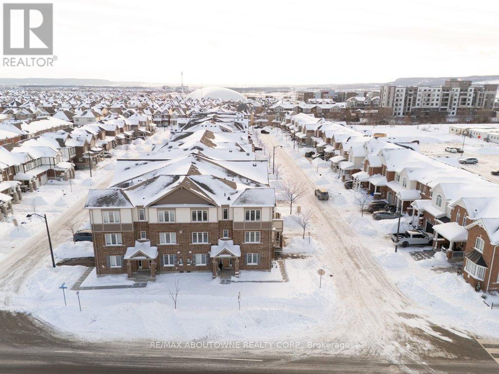 1133 Duignan Crescent, Milton, ON - Outdoor