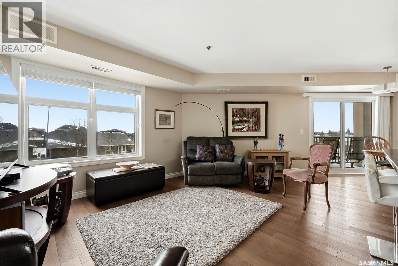 214 3630 Haughton Road E, Regina, SK - Indoor Photo Showing Living Room