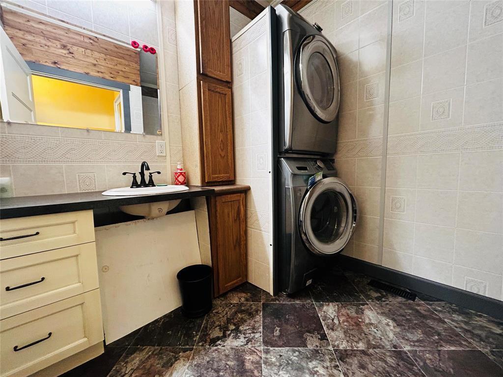 Laundry and 2 pc. bath. - Pierson, Manitoba