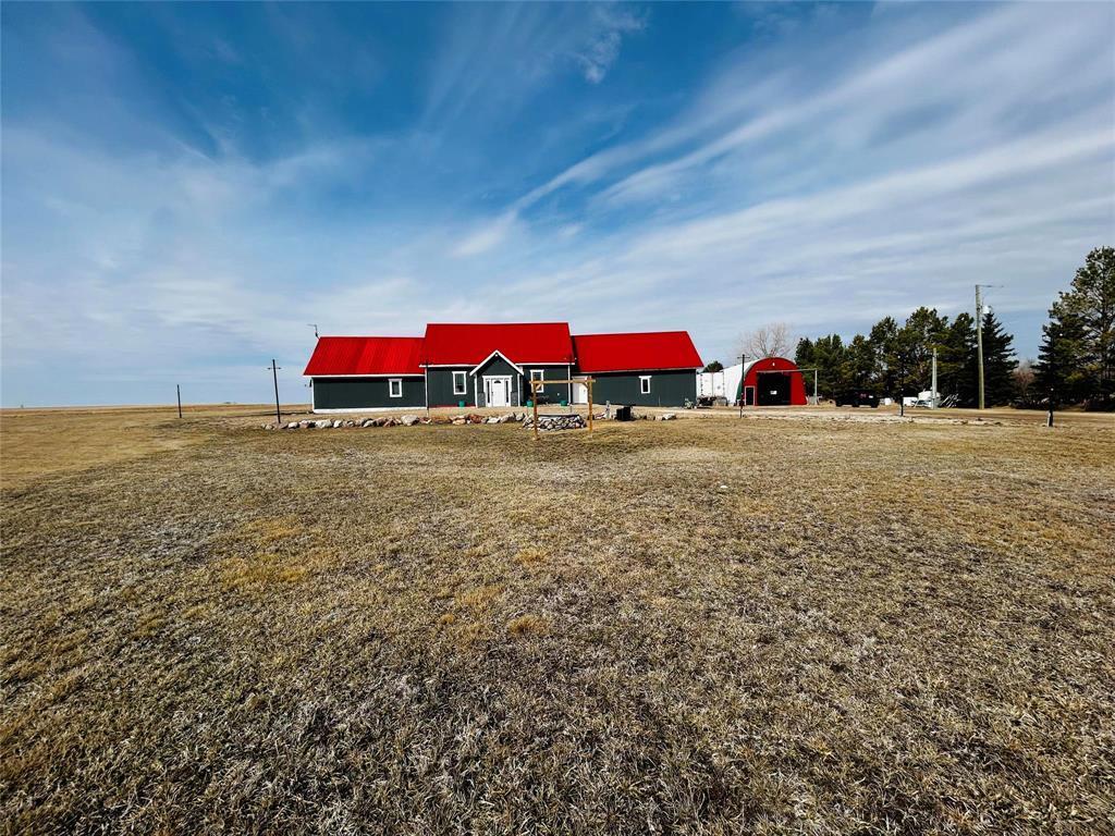 Breathtaking country views on this remote, quiet and peaceful 2.14 acre property. - Pierson, Manitoba
