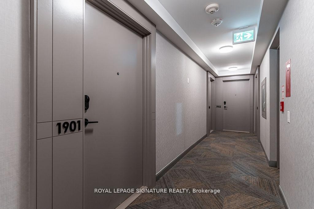 1901B-4655 Metcalfe Avenue, Mississauga, ON - Indoor Photo Showing Other Room