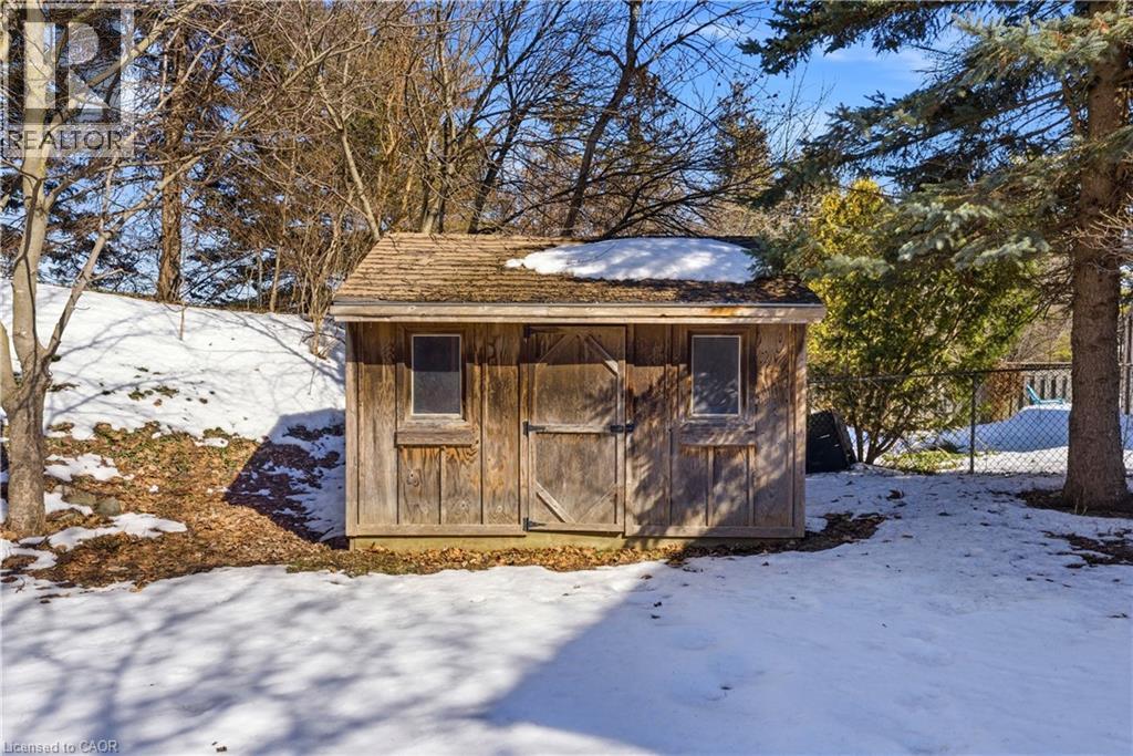 16 Thornbush Crescent, Waterloo, ON - Outdoor