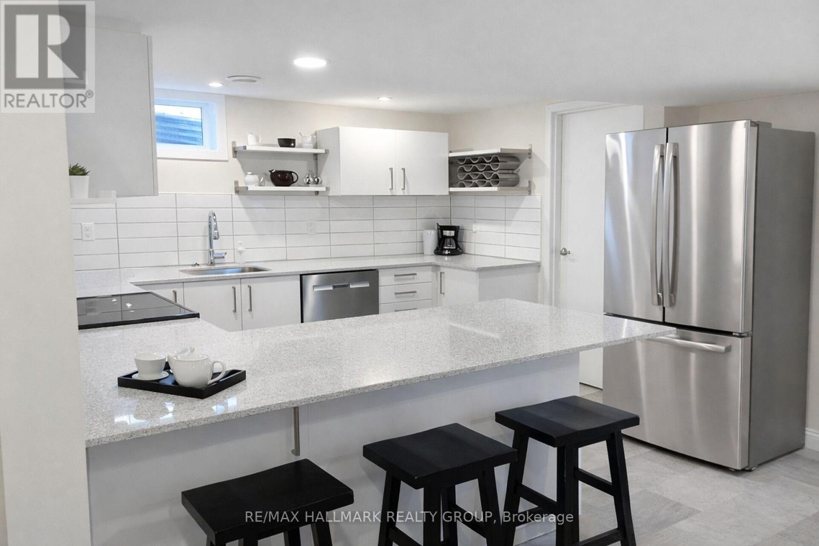 2160 Lambeth Walk, Ottawa, ON - Indoor Photo Showing Kitchen With Upgraded Kitchen