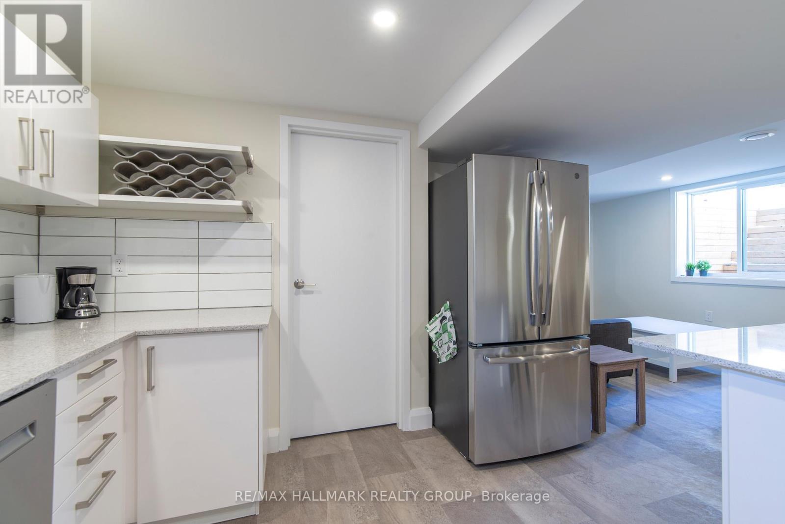 2160 Lambeth Walk, Ottawa, ON - Indoor Photo Showing Kitchen