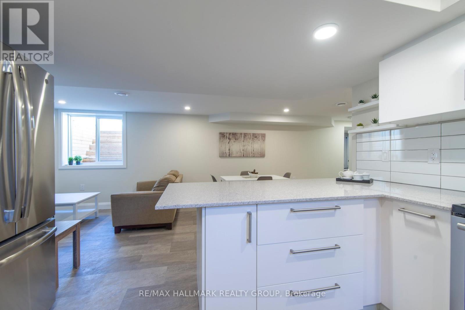 2160 Lambeth Walk, Ottawa, ON - Indoor Photo Showing Kitchen