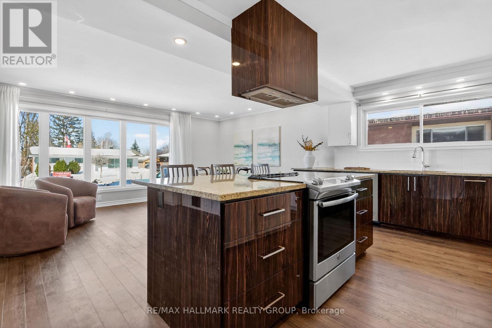 2160 Lambeth Walk, Ottawa, ON - Indoor Photo Showing Kitchen With Upgraded Kitchen